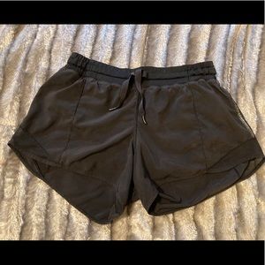 LULULEMON WORKOUT SHORTS W/ BUILT IN BRIEF LINER